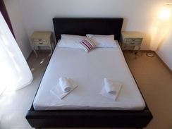 BedRoom Large Bed